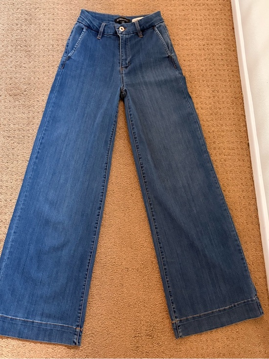 BCBGeneration Denim - BCBG BCBGeneration Stretch High Rise
Wide Leg Trousers Blue Jeans Size 3 26